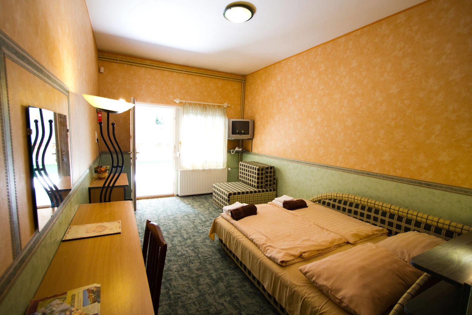 Piknik Wellness Hotel Siófok Exterior foto